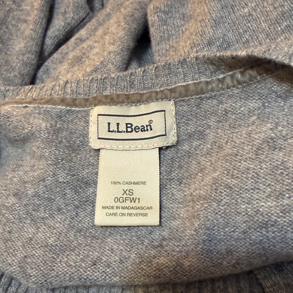 Vintage L.L. Bean 100% Cashmere Button Cardigan Sweater in Gray Women's size XS